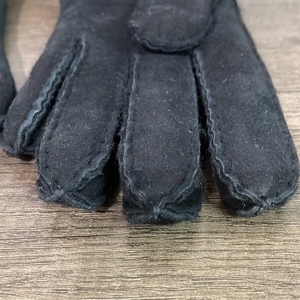 Ugg Suede And Shearling Gloves. - image 7